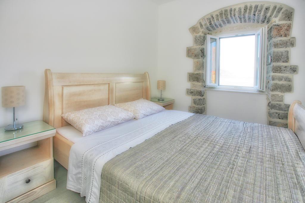 Apartments Barizon Lustica Bagian luar foto