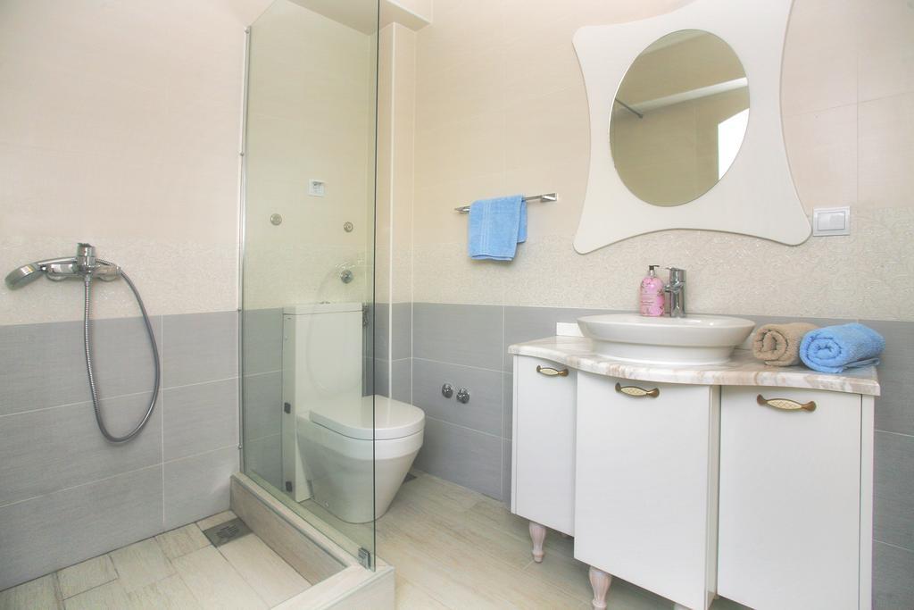 Apartments Barizon Lustica Bagian luar foto