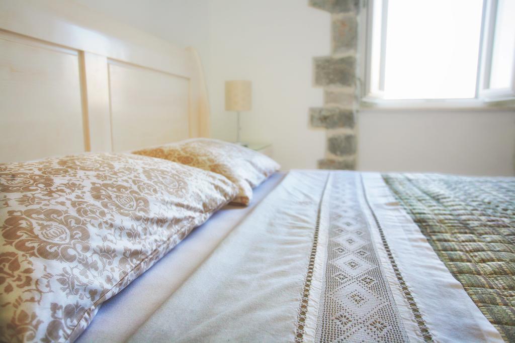 Apartments Barizon Lustica Bagian luar foto