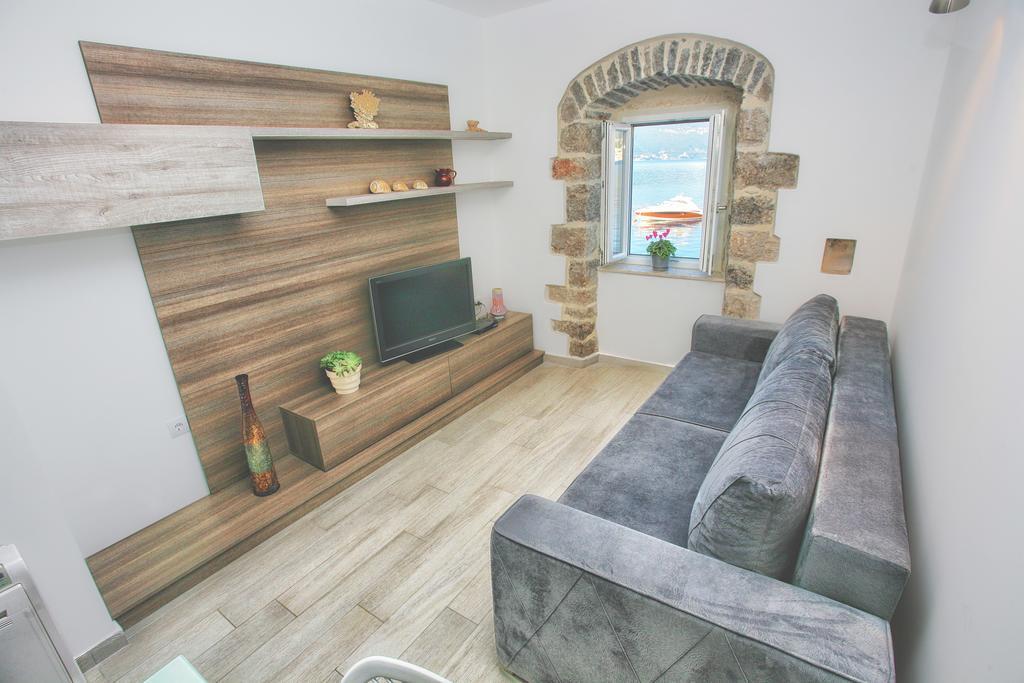 Apartments Barizon Lustica Bagian luar foto