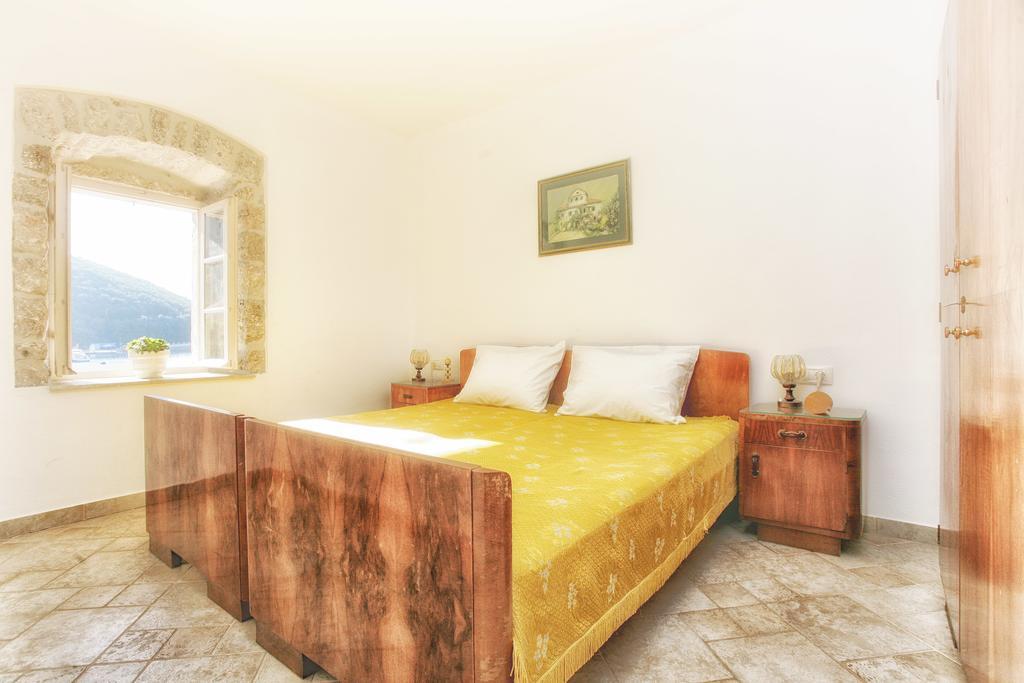 Apartments Barizon Lustica Bagian luar foto