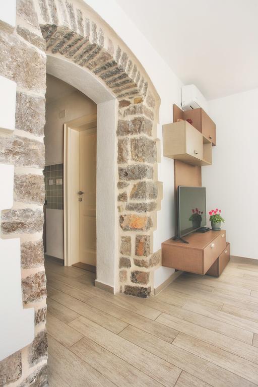 Apartments Barizon Lustica Bagian luar foto